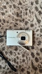 Nikon Coolpix S570 (LENS & DISPLAY DEFECT (!)), Compact, Ophalen of Verzenden, 4 t/m 7 keer, Niet werkend
