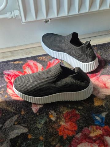 Heerlijk zittende, leuke comfort schoenen beschikbaar voor biedingen