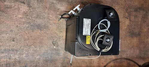 Truma boiler BGE10, op 12V en gas en/of 220V elektrisch, Caravans en Kamperen, Camper-accessoires, Zo goed als nieuw, Ophalen