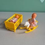 Vintage poppenhuis babybedje en schommelpaard, Ophalen of Verzenden, Gebruikt, Poppenhuis