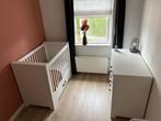 Babykamer kidsmill Brent wit (ledikant, commode, wandplank), Ophalen, Zo goed als nieuw, Jongetje of Meisje