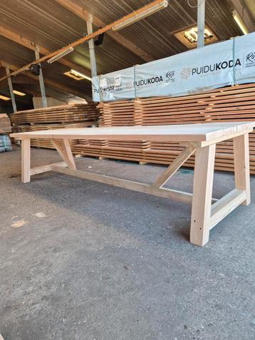 Douglas tuintafel  beschikbaar voor biedingen