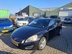 Volvo V60 1.6 T4 Momentum (bj 2011), 15 km/l, Gebruikt, 4 cilinders, Zwart