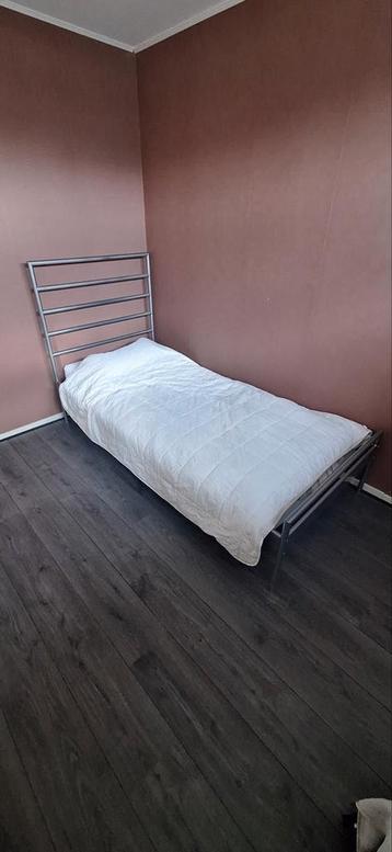 Eenpersoonsbed met Lattenbodem beschikbaar voor biedingen