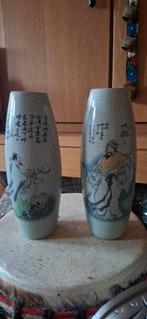 Twee vintage Chinese vazen met afbeeldingen, Antiek en Kunst, Antiek | Vazen, Ophalen of Verzenden