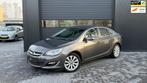 Opel Astra 1.4 Turbo Cosmo NAvi|Airco, Voorwielaandrijving, Euro 5, 4 cilinders, 700 kg