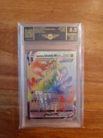 Rapid Strike Urshifu VMAX Rainbow - AP Grading 8.5, Ophalen of Verzenden, Zo goed als nieuw, Losse kaart, Foil