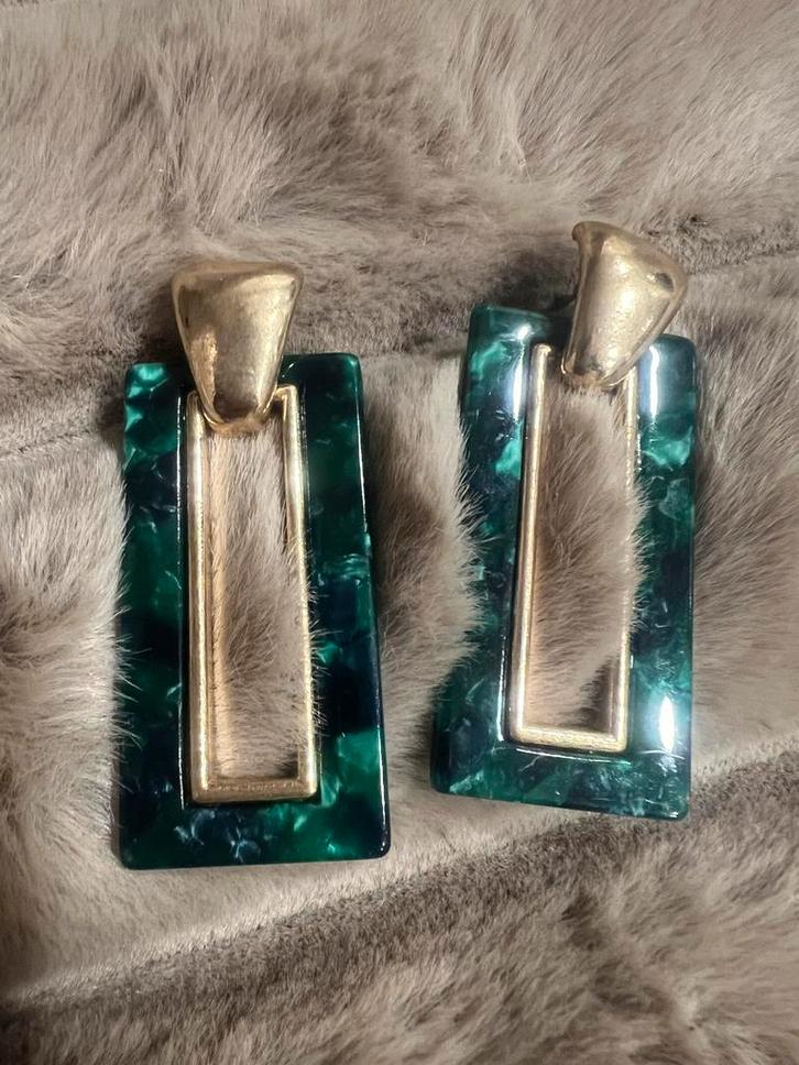 Vintage Groene Oorbellen Hangers, Sieraden, Tassen en Uiterlijk, Oorbellen, Gebruikt, Hangers, Overige materialen, Groen, Ophalen of Verzenden