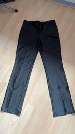Nieuw zwart glans broek maat M, Kleding | Dames, Broeken en Pantalons, Zwart, Maat 42/44 (L), Nieuw, Ophalen of Verzenden