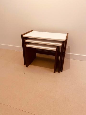 3 Midcentury modern tafeltjes beschikbaar voor biedingen