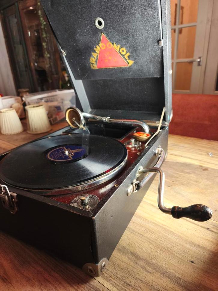 Vintage Grandonola koffergrammofoon  werkend uit jaren 20-30, Audio, Tv en Foto, Platenspelers, Zo goed als nieuw, Overige merken