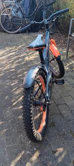 20 inch kinder fiets 1 seizoen gebruikt!, Fietsen en Brommers, Fietsen | Crossfietsen en BMX, Ophalen, Zo goed als nieuw, Staal