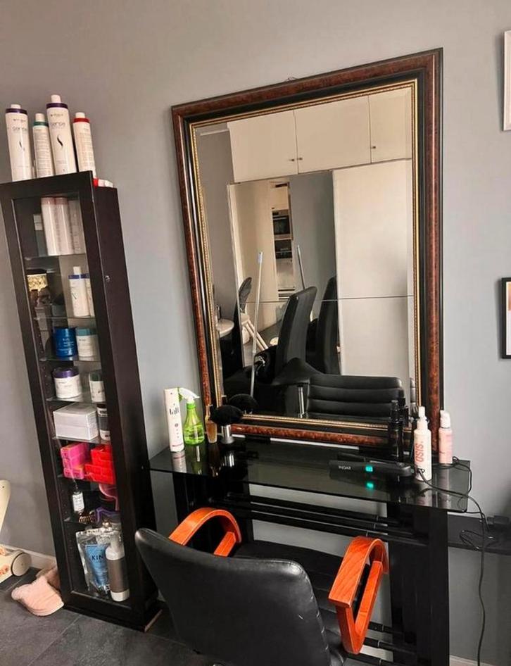 Stijlvolle Kapsalon Kast en Spiegel, Huis en Inrichting, Kasten | Kledingkasten, Zo goed als nieuw, 200 cm of meer, Minder dan 50 cm