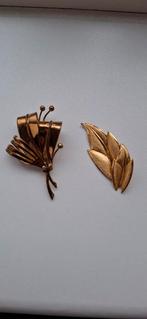2 Mooie Goudkleurige Vintage Broches., Ophalen of Verzenden, Goud