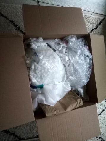 ♻️ Gratis verpakkingsmateriaal dozen, bruin papier, plastic beschikbaar voor biedingen