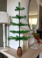 Feathertree in 5 lagen op een apart voetje hoogte 64 cm., Diversen, Kerst, Ophalen of Verzenden