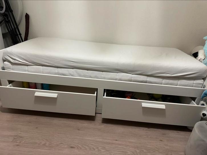 Brimnes IKEA bedbank met 2 lades Wit, Huis en Inrichting, Slaapkamer | Bedden, Zo goed als nieuw, Tweepersoons, 80 cm, Hout, Wit