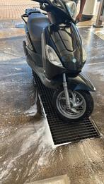 Piaggio Fly brom 35km/u (WOK), Fietsen en Brommers, Scooters | Piaggio, Ophalen, Gebruikt, Maximaal 45 km/u, Fly