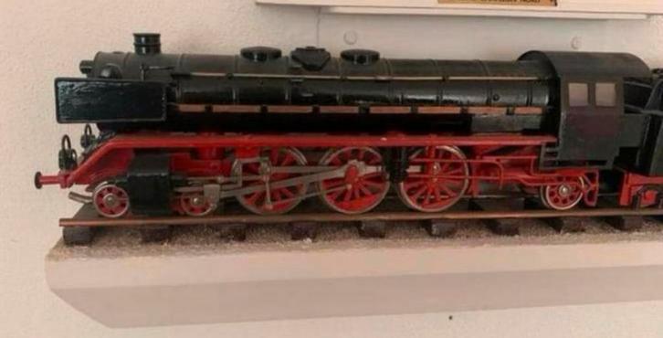 Trein zeer grote locomotief en twee oude model Trams., Hobby en Vrije tijd, Modeltreinen | H0, Ophalen of Verzenden