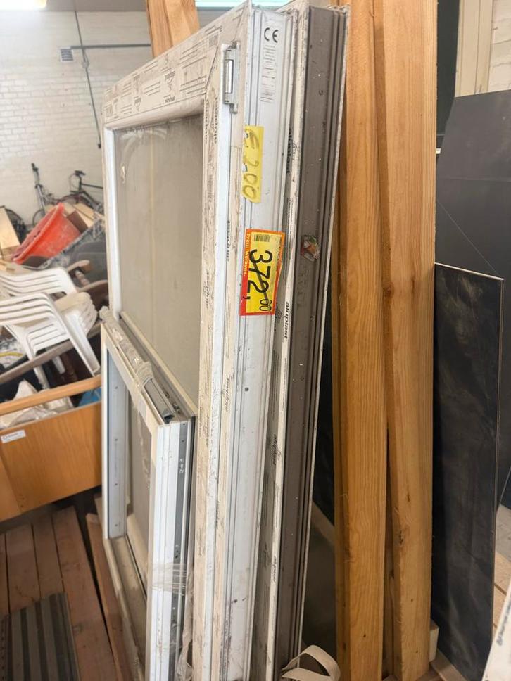 4 maal Kunststof Raamkozijn - Gevelraam, Doe-het-zelf en Verbouw, Glas en Ramen, Zo goed als nieuw, Gevelraam of Ruit, 80 tot 120 cm