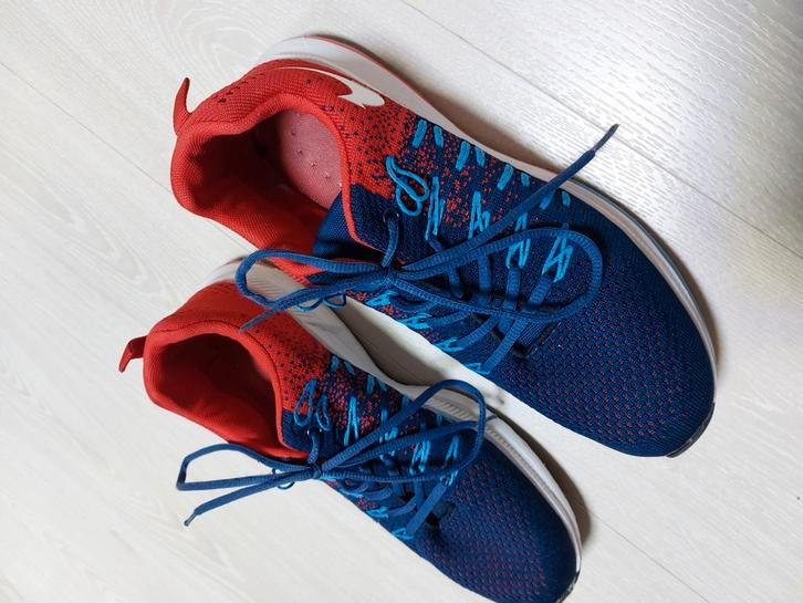 Nike sportschoenen maat 45, Sport en Fitness, Loopsport en Atletiek, Zo goed als nieuw, Hardloopschoenen, Nike, Ophalen of Verzenden