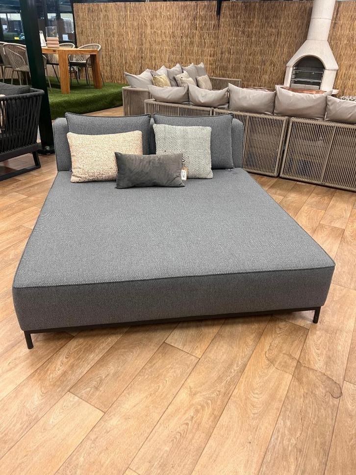 Dagbed West | Borek | Showroommodel, Tuin en Terras, Tuinsets en Loungesets, Zo goed als nieuw, Loungeset, Aluminium, 2 zitplaatsen