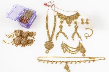 Indian bridal jewellery set  11 delige set + 24 armbanden beschikbaar voor biedingen