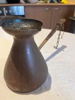 Vintage Turkse koffiepot van koper met ketting, Ophalen of Verzenden, Zo goed als nieuw, Minder dan 25 cm