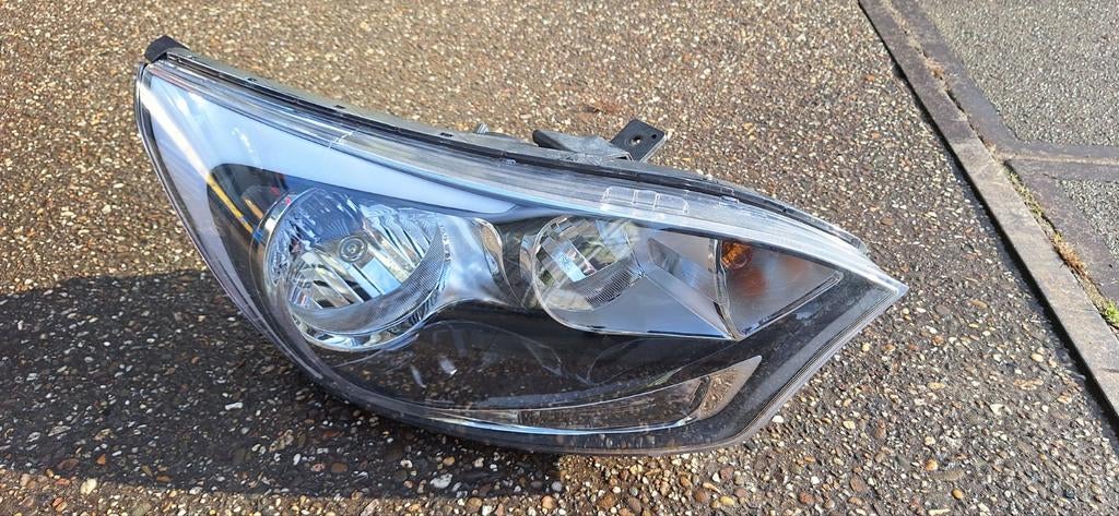 Kia Rio Halogeen Koplamp Rechts 92102-1WXXX, Auto-onderdelen, Verlichting, Kia, Gebruikt, Ophalen
