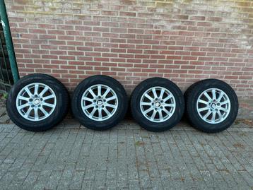 Porsche cayenne winterset 17 inch beschikbaar voor biedingen