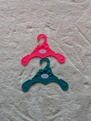 Baby Born Kledinghangers - 2 stuks beschikbaar voor biedingen