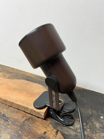 Vintage bruine klemspot uit de jaren 70 beschikbaar voor biedingen