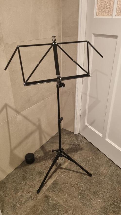 K&M König & Meyer muziekstandaard zwart 10065, Muziek en Instrumenten, Standaards, Zo goed als nieuw, Muziekstandaard, Ophalen