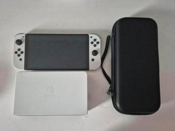 Nintendo Switch OLED + Hoesje beschikbaar voor biedingen