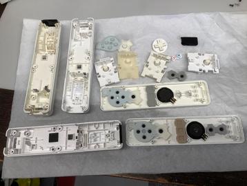 Onderdelen van Nintendo Wii controllers. beschikbaar voor biedingen