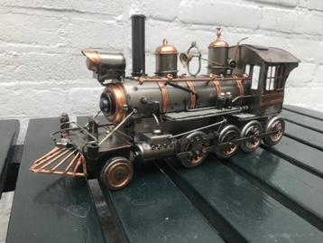 prachtige blikken locomotief (2) beschikbaar voor biedingen