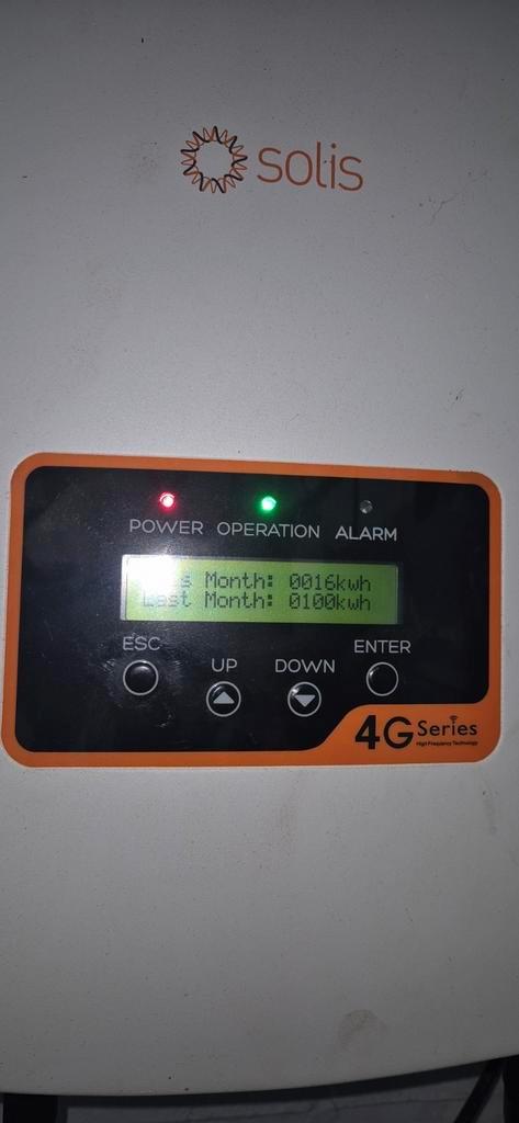 Solis 4G 800 Watt omvormer en 6 zonnepanelen, Doe-het-zelf en Verbouw, Zonnepanelen en Toebehoren, Gebruikt, Overige typen, 200 wattpiek of meer