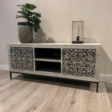 Borgia tv meubel 150cm beschikbaar voor biedingen