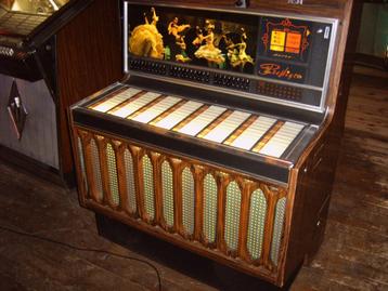 te  koop Grote collectie   ongerestaureerde jukeboxen   beschikbaar voor biedingen