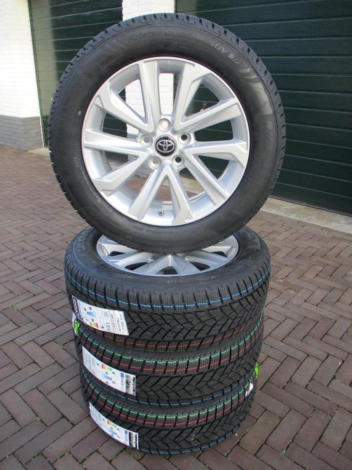 Toyota Ch-r 17 inch winterbanden NIEUW C hr Corolla Cross, Auto-onderdelen, Banden en Velgen, Banden en Velgen, Winterbanden, 17 inch
