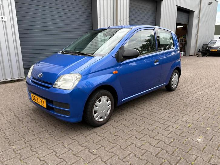 Daihatsu Cuore 1.0-12V 100th Anniversary NWE. APK 07-11-2026, Auto's, Daihatsu, Bedrijf, Te koop, Cuore, ABS, Airbags, Metallic lak