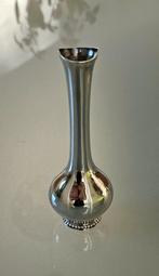 Zeer mooi verzilverd vaasje met parelrand van Keltum, Ophalen of Verzenden, Zilver