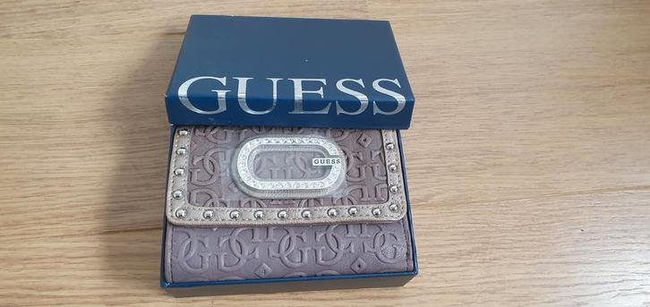 NIEUW in doos GUESS PORTEMONNEE..., Sieraden, Tassen en Uiterlijk, Portemonnees, Nieuw, Guess, Ophalen of Verzenden