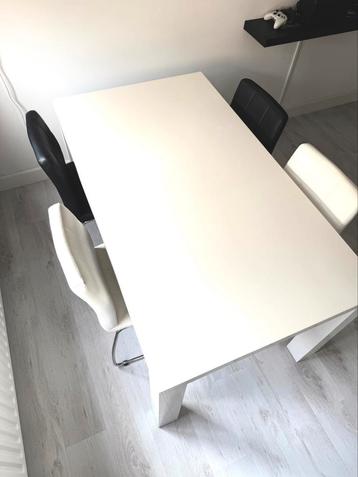 Witte eettafel -160x90 - gebruikt beschikbaar voor biedingen