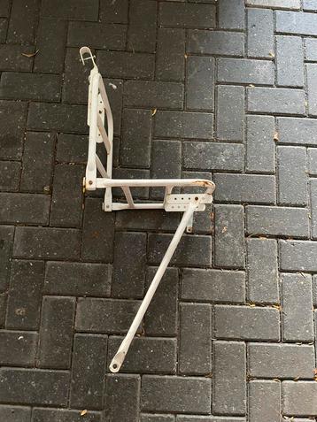 Witte voordrager met kratje voor fiets met 26 inch wielen beschikbaar voor biedingen