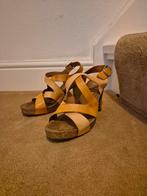 Elegante leren muiltjes met hak, Kleding | Dames, Schoenen, Beige, Gedragen, Sandalen of Muiltjes, Ophalen of Verzenden