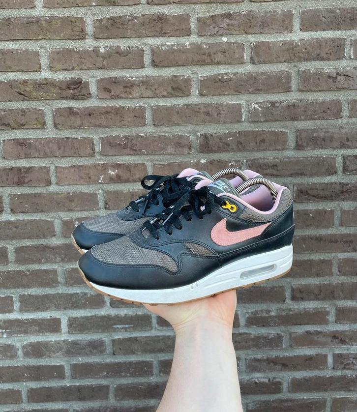 Nike Air Max 1 By You Black Pink, Kleding | Dames, Schoenen, Zo goed als nieuw, Sneakers of Gympen, Ophalen of Verzenden
