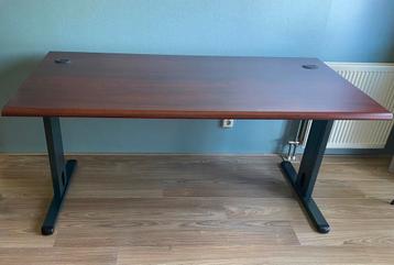 Bureau Mahonie met zwart onderstel