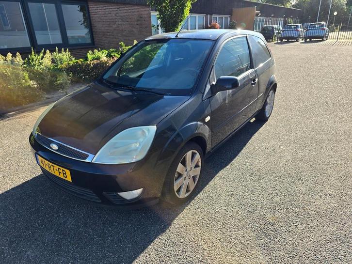 Ford Fiesta 1.3 Futura Airco Boekjes Nap inruil Koopje, Auto's, Ford, Bedrijf, Te koop, Fiësta, ABS, Airbags, Airconditioning