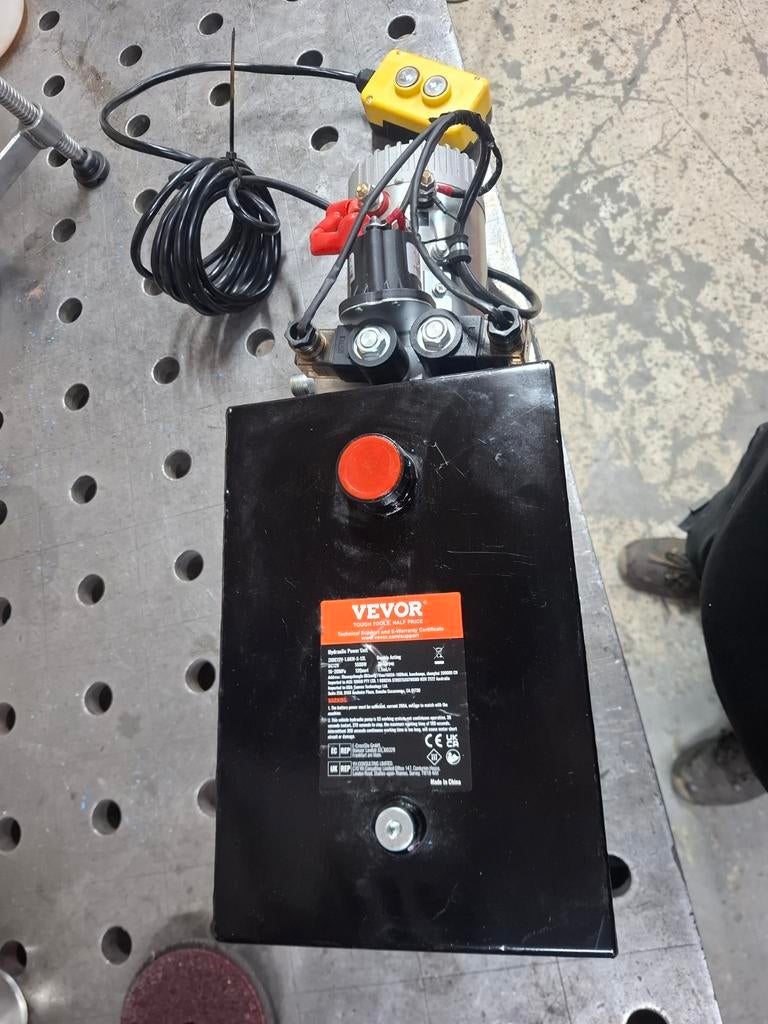 Hydro pomp 12 v, Auto diversen, Aanhangwagen-onderdelen, Ophalen of Verzenden